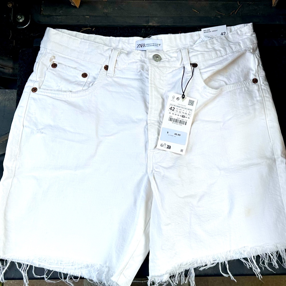 Zara shorts- brand new- never worn. Tags still on